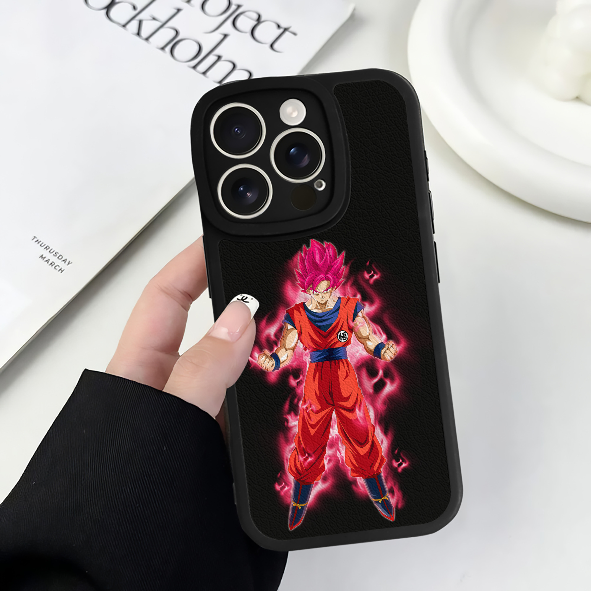 （画像用） ドラゴンボール 孫 悟飯（そんごはん）DRAGON BALL Son Gohan 【iPhone 16シリーズ対応】シリコンスマホケース（レザー調） 材質：シリコン